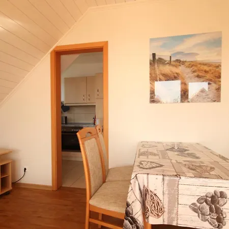 Haus Kaethi 2 شقة Grömitz